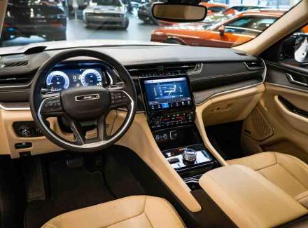 Jeep - Grand Cherokee