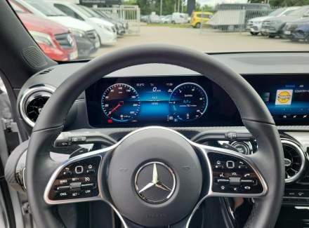 Mercedes-Benz - CLA