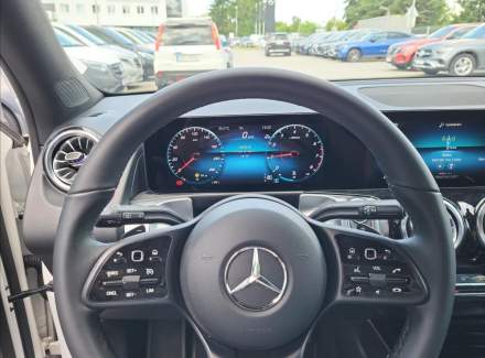 Mercedes-Benz - GLB