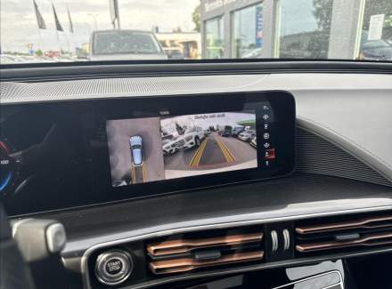 Mercedes-Benz - EQC
