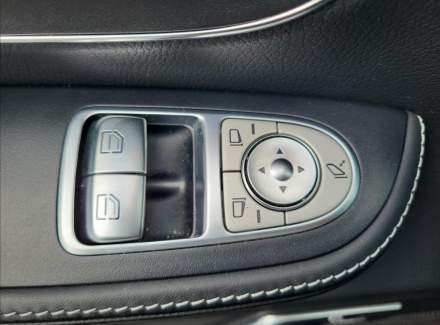 Mercedes-Benz - V-class