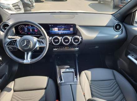 Mercedes-Benz - GLA
