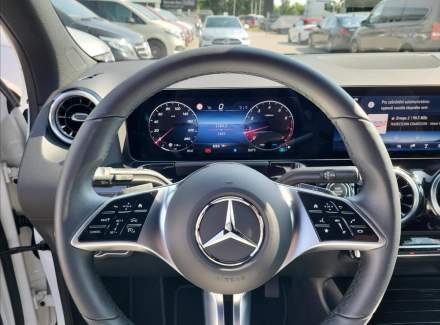 Mercedes-Benz - GLA