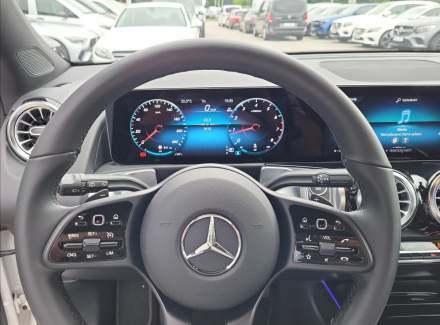 Mercedes-Benz - GLB