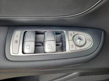 Mercedes-Benz - V-class