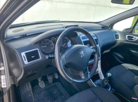 Peugeot - 307
