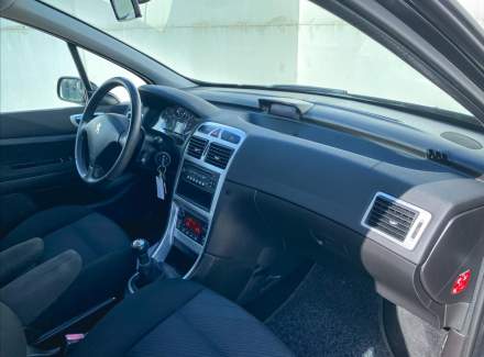 Peugeot - 307