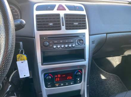 Peugeot - 307