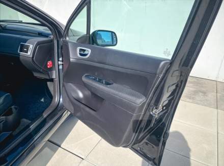 Peugeot - 307