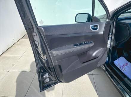Peugeot - 307