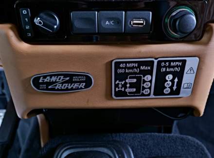 Land Rover - Defender