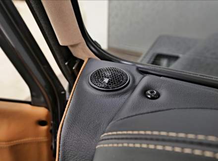 Land Rover - Defender