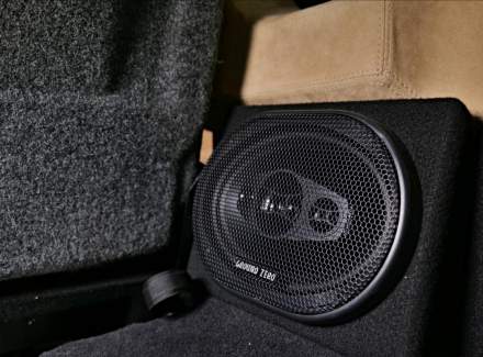 Land Rover - Defender