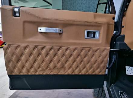 Land Rover - Defender