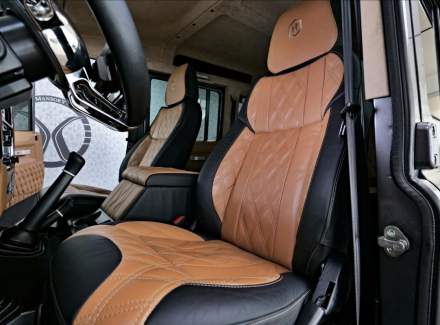 Land Rover - Defender