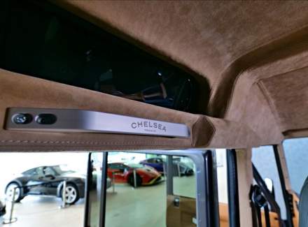 Land Rover - Defender