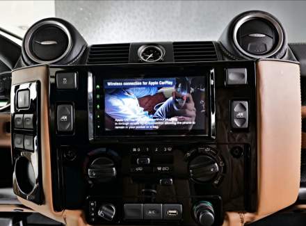 Land Rover - Defender