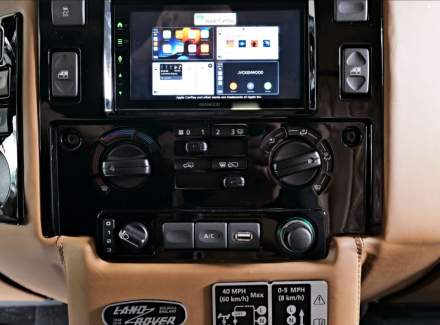 Land Rover - Defender