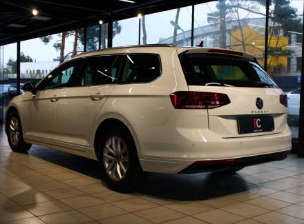 Volkswagen - Passat