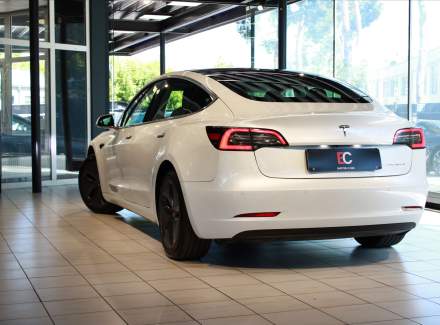 Tesla - Model 3