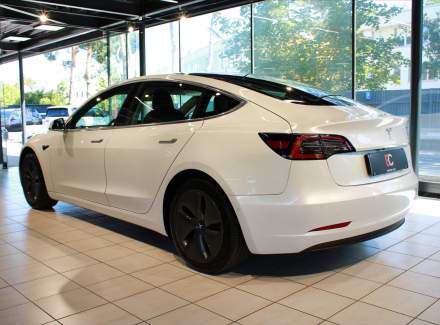 Tesla - Model 3