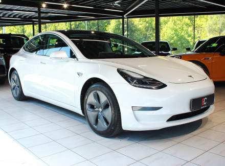 Tesla - Model 3
