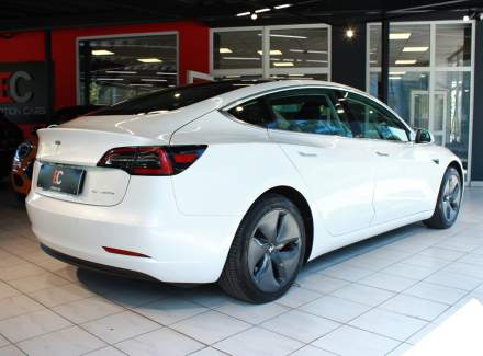 Tesla - Model 3