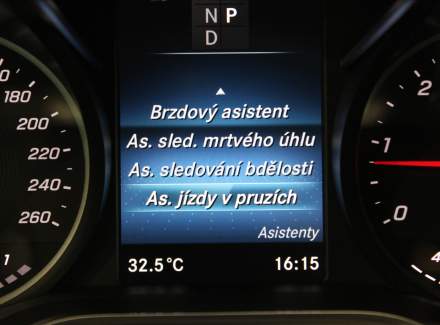 Mercedes-Benz - V-class