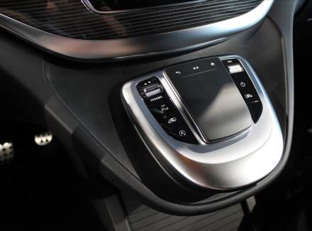 Mercedes-Benz - V-class