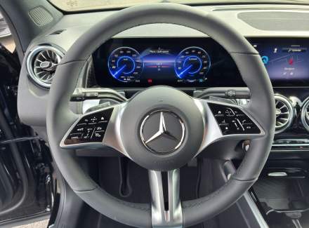 Mercedes-Benz - EQB