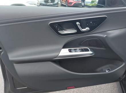 Mercedes-Benz - E-class