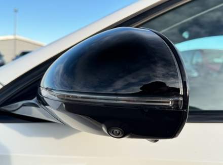 Mercedes-Benz - E-class