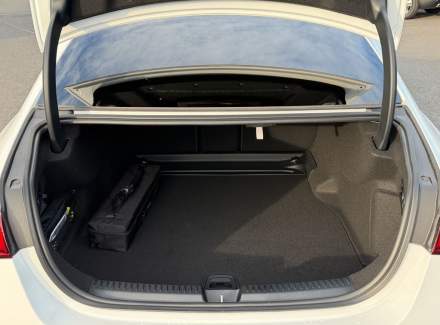 Mercedes-Benz - E-class