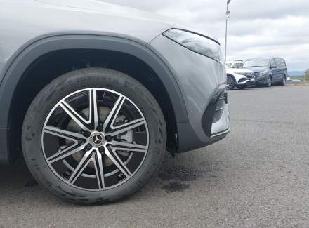 Mercedes-Benz - EQB