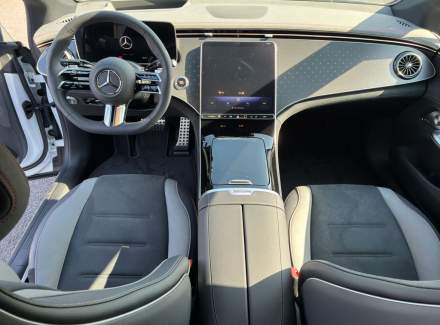 Mercedes-Benz - EQE