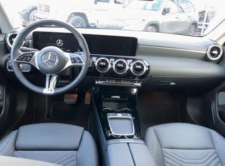 Mercedes-Benz - CLA