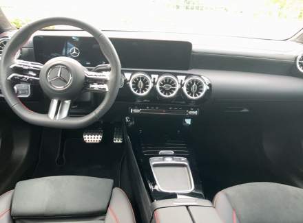 Mercedes-Benz - CLA
