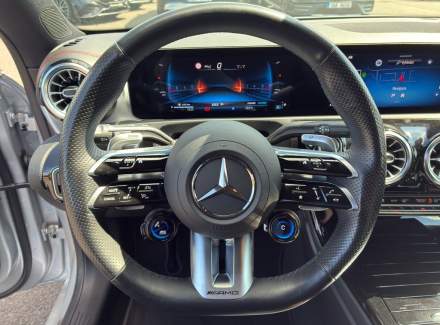 Mercedes-Benz - CLA