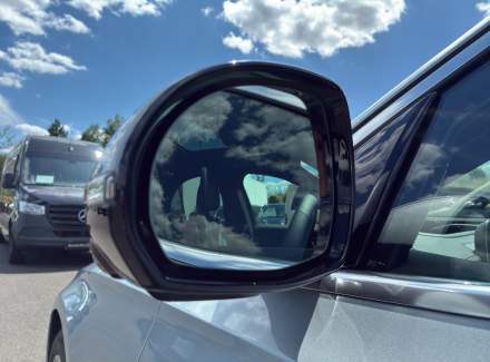 Mercedes-Benz - E-class