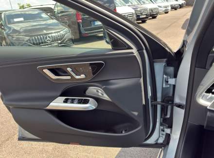 Mercedes-Benz - E-class