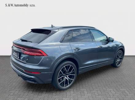 Audi - Q8