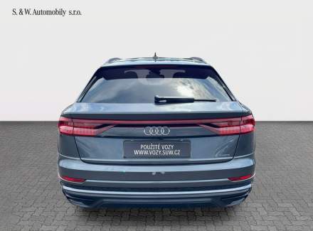 Audi - Q8