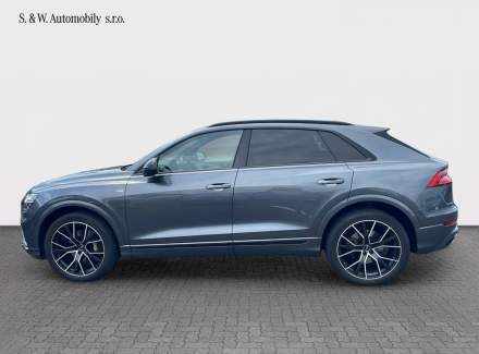 Audi - Q8