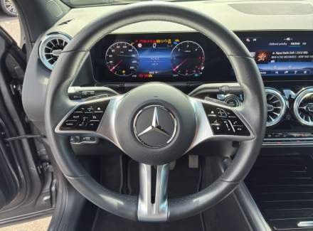 Mercedes-Benz - GLA