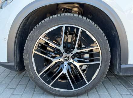 Mercedes-Benz - EQE