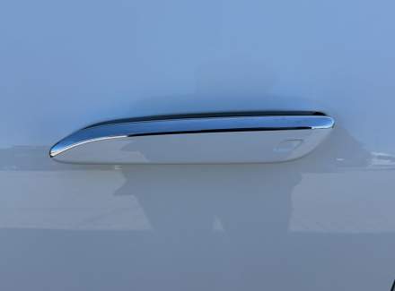 Mercedes-Benz - EQE