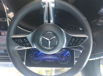 Mercedes-Benz - EQE