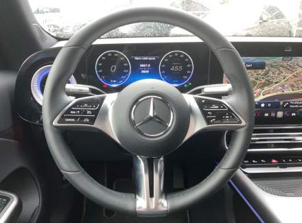 Mercedes-Benz - CLA
