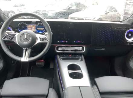 Mercedes-Benz - CLA