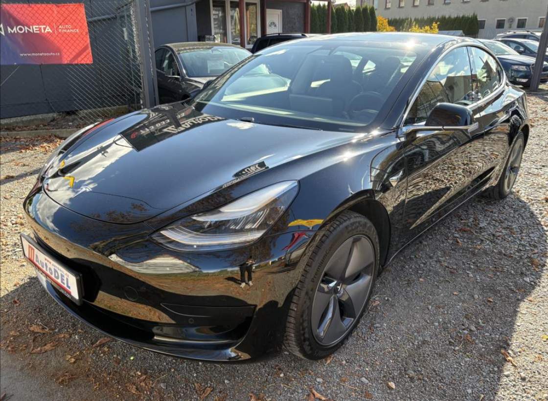 Tesla - Model 3